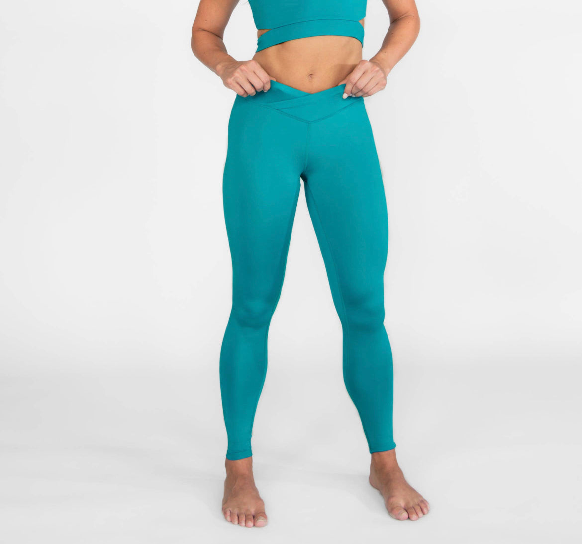CZJ Women Recycled Poly Criss Cross Waist Band Legging w/ Back Pocket